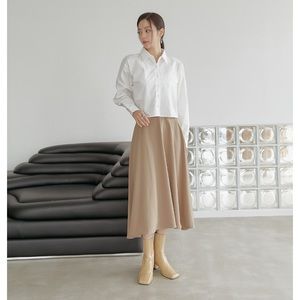 Beige Flared Long Skirt（never worn）